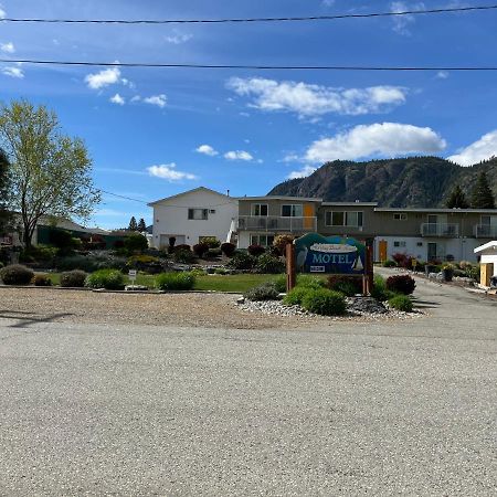 Holiday Beach Resort Motel Okanagan Falls Εξωτερικό φωτογραφία