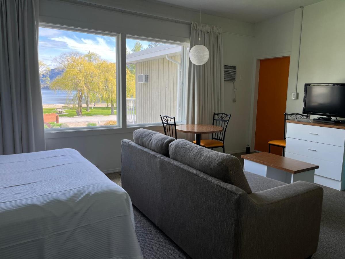 Holiday Beach Resort Motel Okanagan Falls Εξωτερικό φωτογραφία