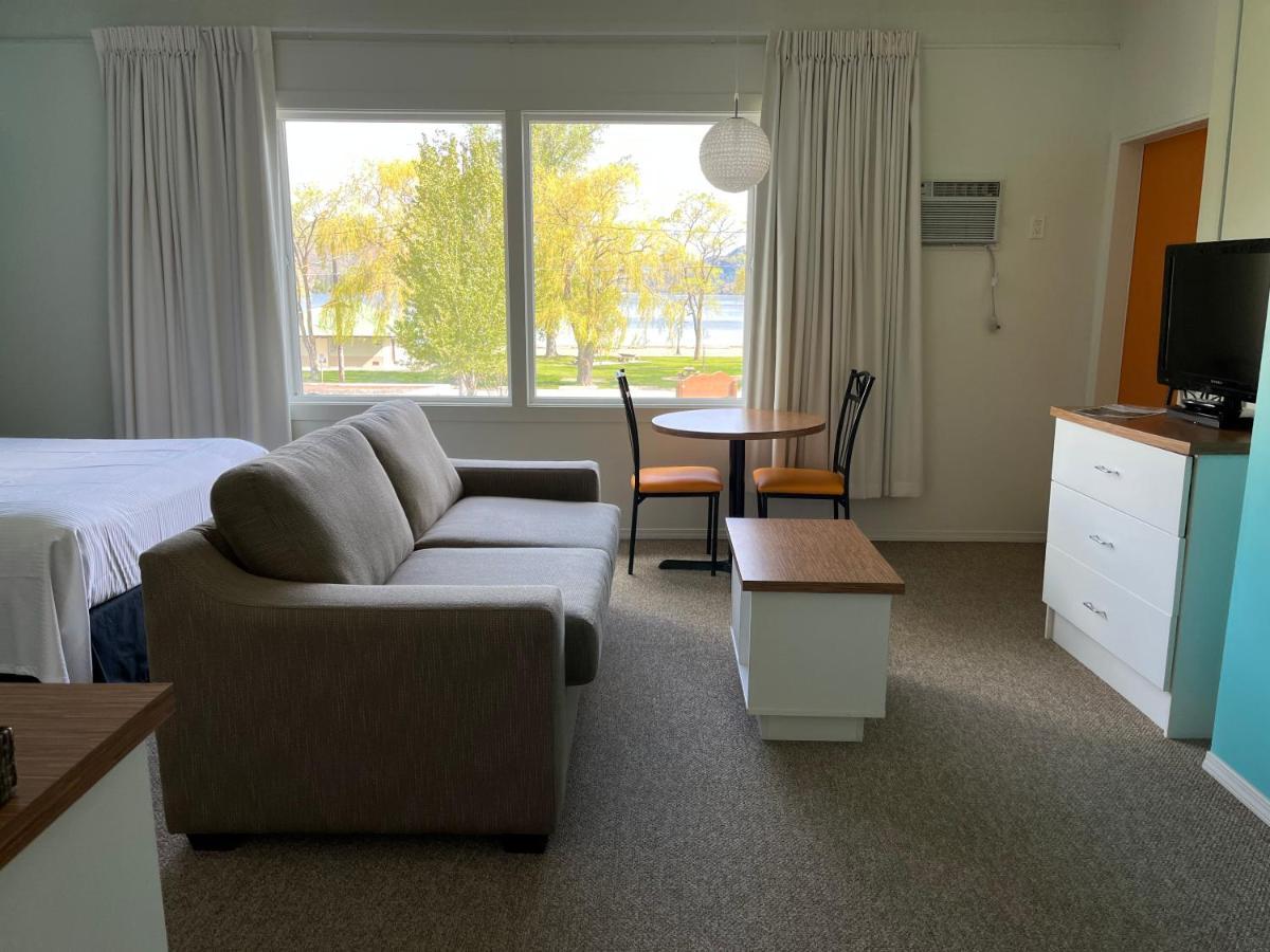Holiday Beach Resort Motel Okanagan Falls Εξωτερικό φωτογραφία