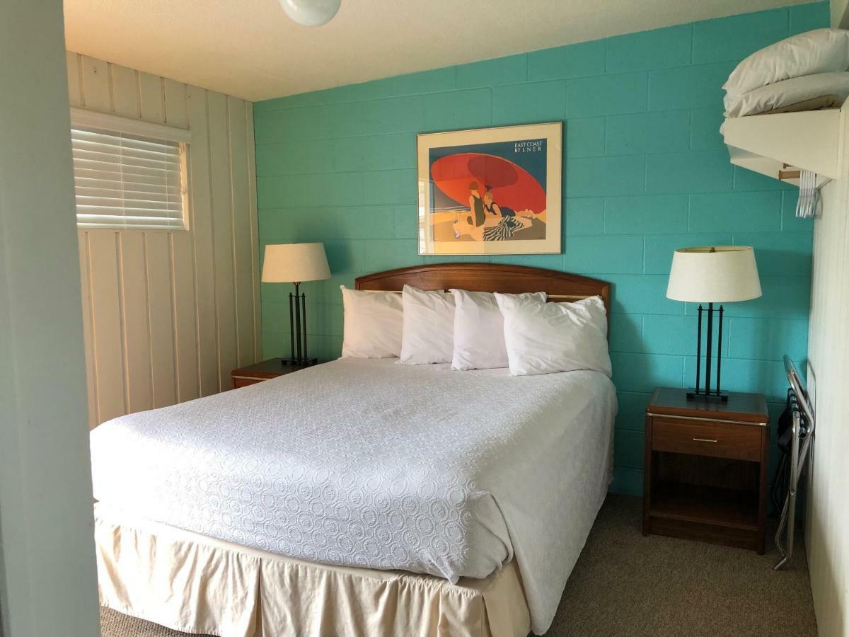 Holiday Beach Resort Motel Okanagan Falls Εξωτερικό φωτογραφία