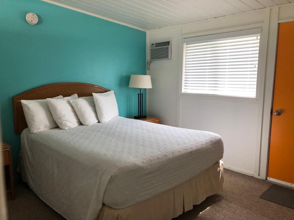 Holiday Beach Resort Motel Okanagan Falls Εξωτερικό φωτογραφία