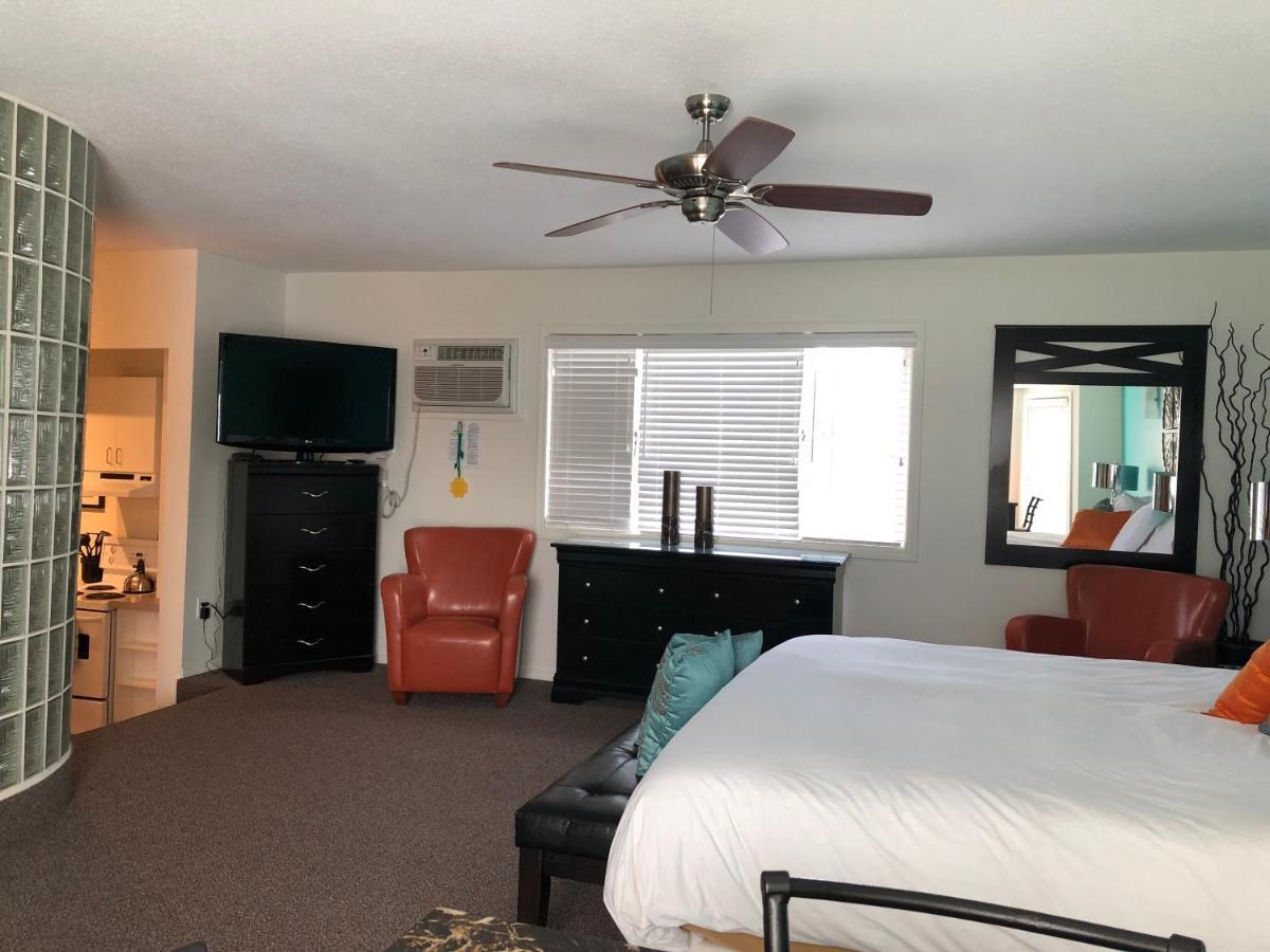 Holiday Beach Resort Motel Okanagan Falls Εξωτερικό φωτογραφία