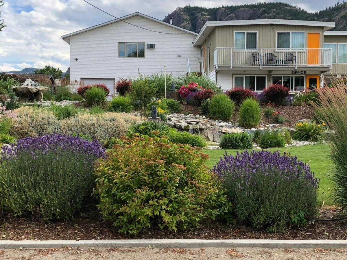 Holiday Beach Resort Motel Okanagan Falls Εξωτερικό φωτογραφία